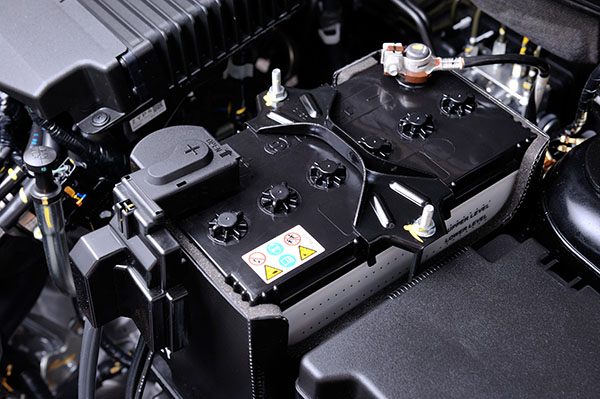 7 Signs of a Malfunctioning Car Battery | Thom's Four Wheel Drive And Auto Service